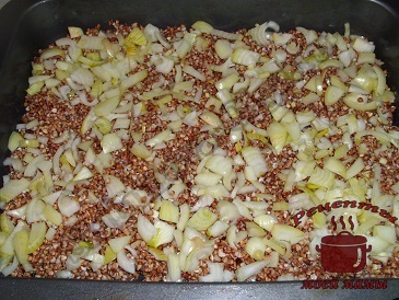 Курица с гречкой, выкладываем слоями