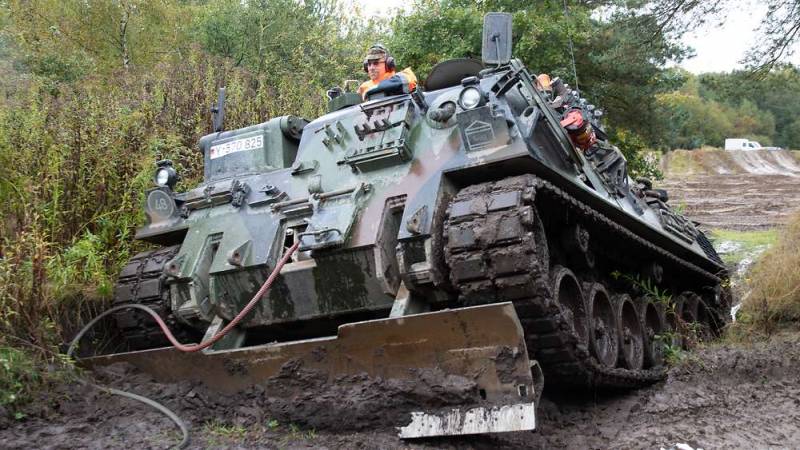 Бронированные ремонтно-эвакуационные машины Bergepanzer 2 для Украины оружие