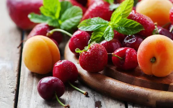 добавьте в рацион эти 10 продуктов весной и летом
