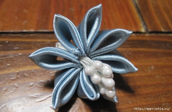 Цветочки канзаши своими руками Цветочки канзаши своими руками канзаши
