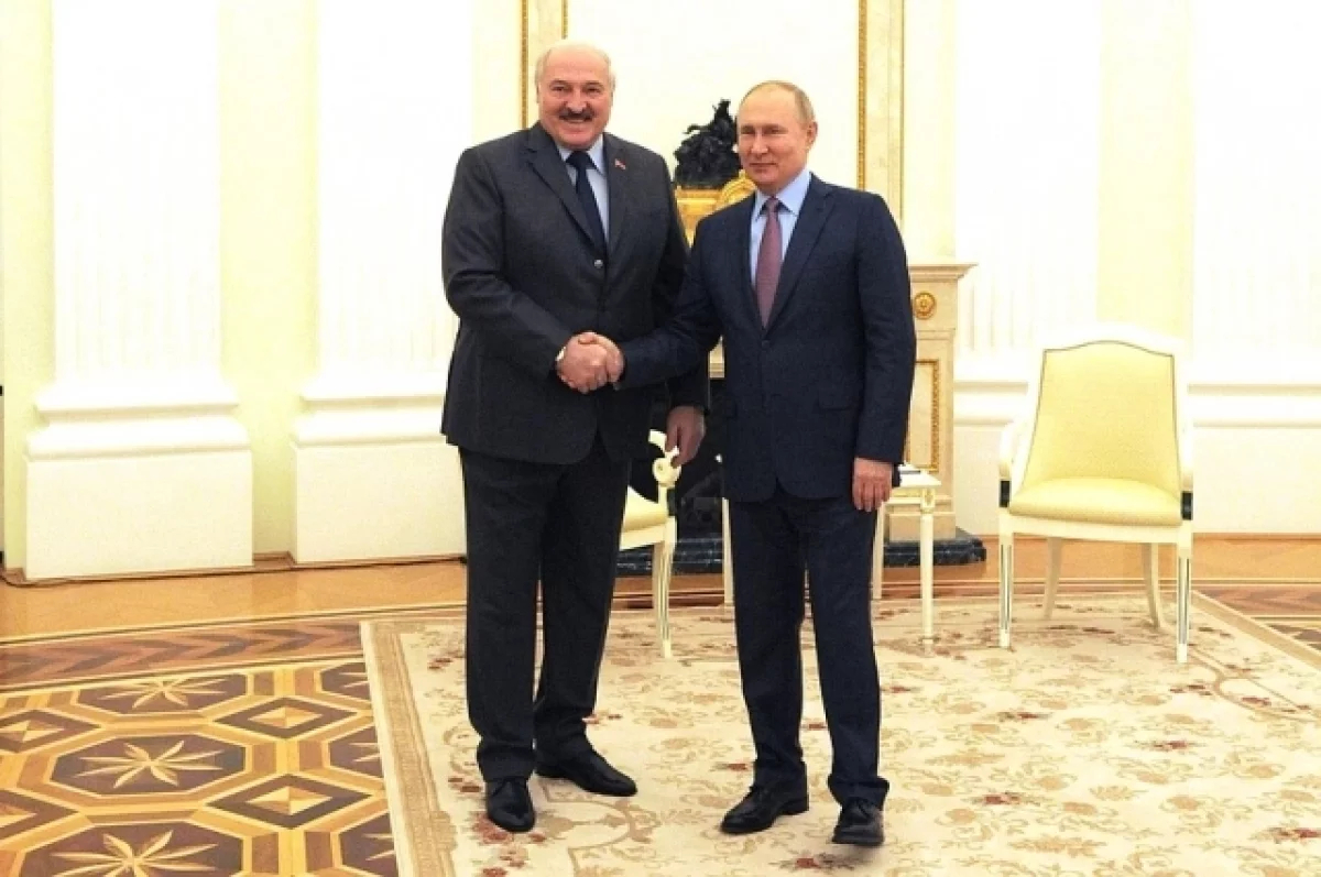 Журналисты Tencent удивились поведением Лукашенко в Кремле и улыбкой Путина