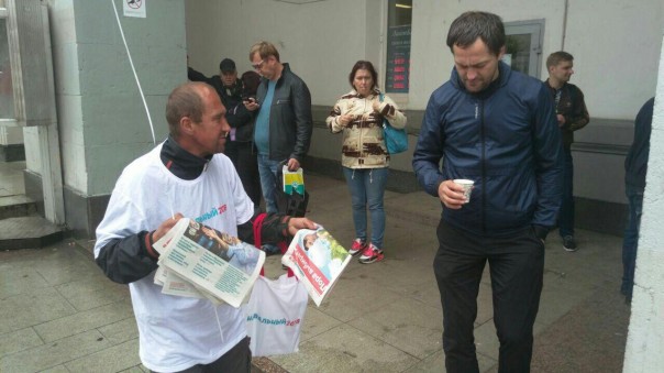 Агитация продолжается: в Питере за Навального топят бомжи