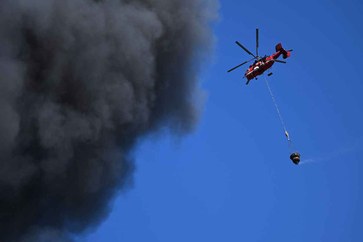 На пожары в Амурскую область перебросят якутских 50 парашютистов и десантников