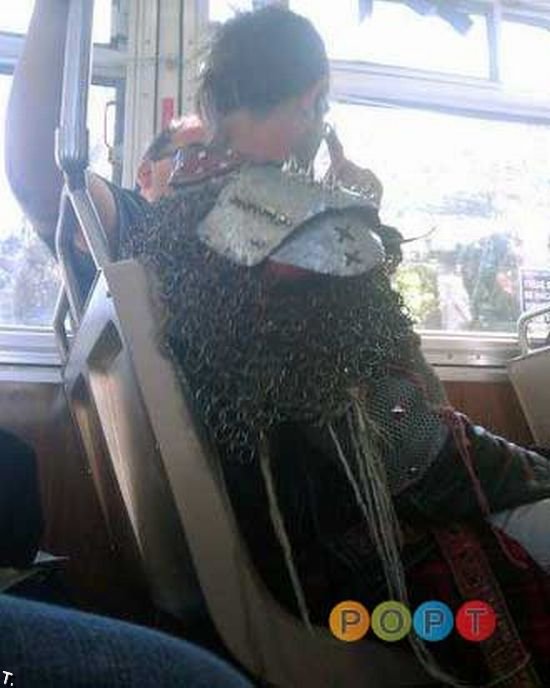 Люди в метро прикол (99 фото)