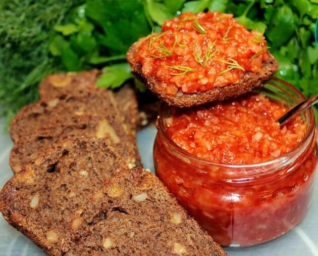 Лук покупаю килограммами. Готовлю из него закуску за 2 минуты, вкуснее любых соусов и кетчупов