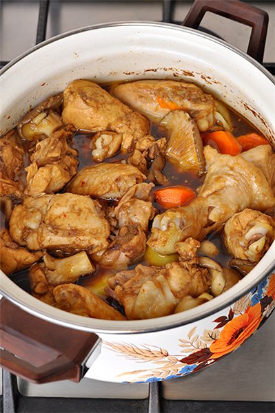 КУРИЦА С ОВОЩАМИ, ВЕШЕНКАМИ И ФУНЧОЗОЙ ПО-КОРЕЙСКИ