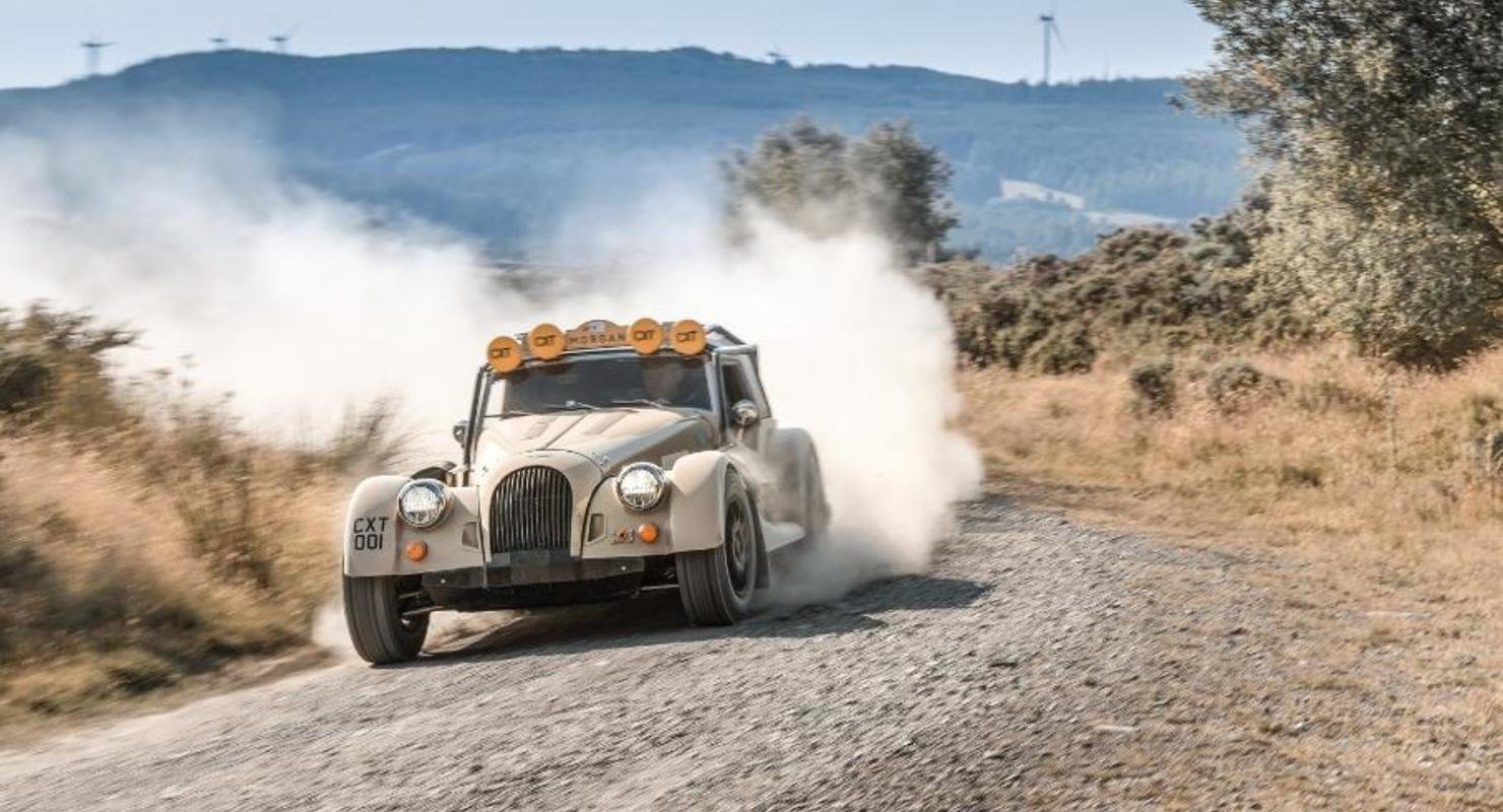 Из родстера Morgan Plus 4 сделали мощный внедорожник