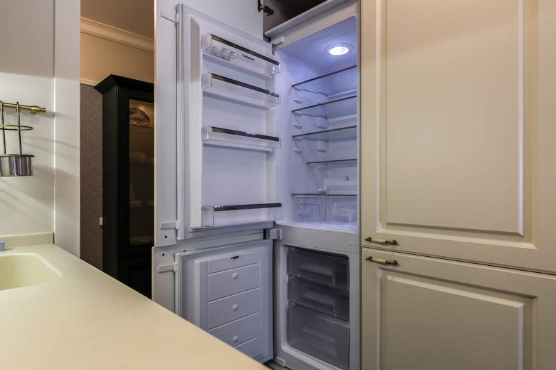 Холодильник рядом с плитой или другими «теплыми» объектами – это нормально? бытовая техника,идеи для дома,интерьер и дизайн