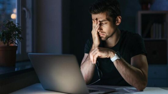 Гаджеты и близорукость: офтальмологи рассказали, почему цифровая усталость плохо влияет на зрение