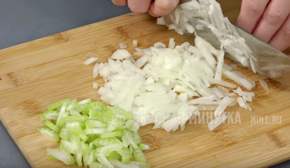 Так вот чем мама поливала котлеты! Красный соус к мясным блюдам