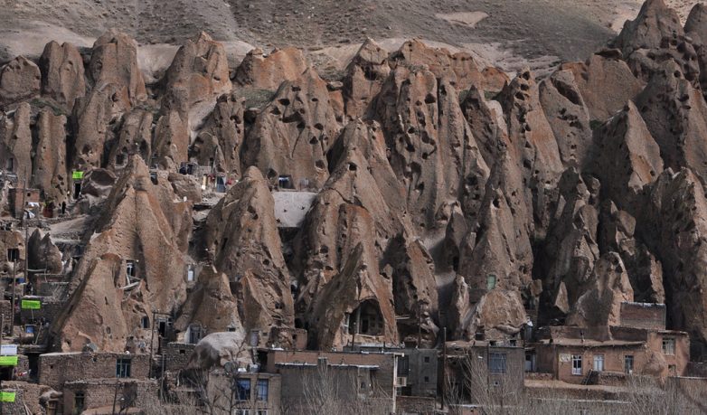 Жизнь в камне: уникальные города в скалах разных стран здесь, пещеры, использовались, когда, качестве, являются, нашли, которые, Бандиагара, сейчас, Сейчас, древних, города, Бамиян, людей, защитить, построена, излюбленным, Крепость, монгольских