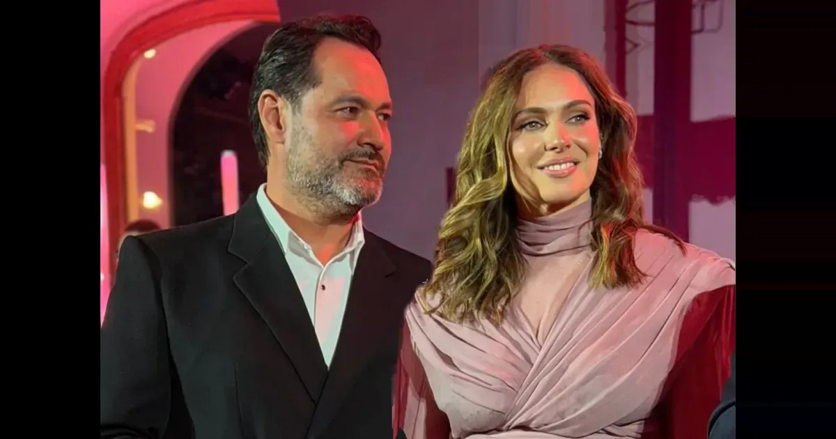 Торт с лепестками роз, виды на Кремль и Ксения Собчак среди гостей: оперный певец Ильдар Абдразаков отметил 10-ю "розовую" годовщину свадьбы с женой