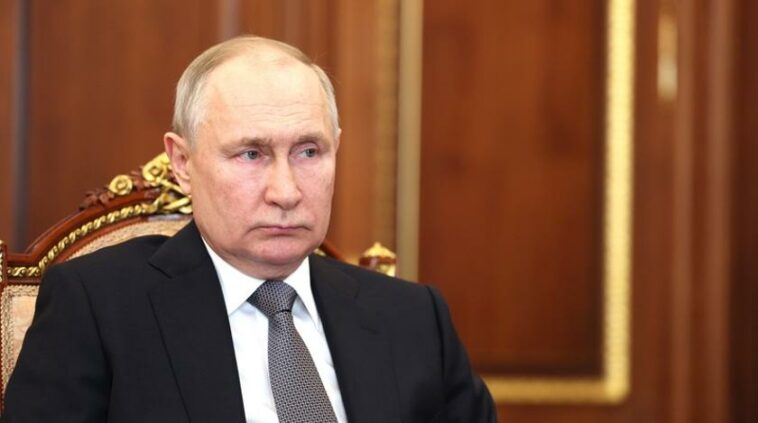 Путину предложили раскрыть «ядерный зонтик» над всей Россией