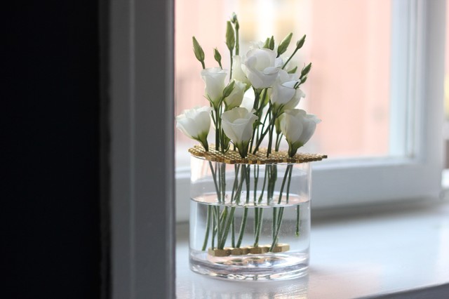DIY: Красивая ваза из банки своими руками гайки, цветов, чтобы, вазочка, держатель, цветы, банки, форму, можно, крышка, размер, которой, который, шаблона, хорошо, будут, стеблей, маленькая, своими, руками