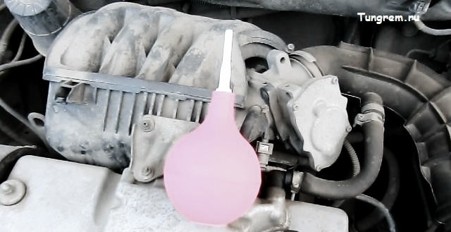 Как откачать лишнюю тормозную жидкость Lada Kalina