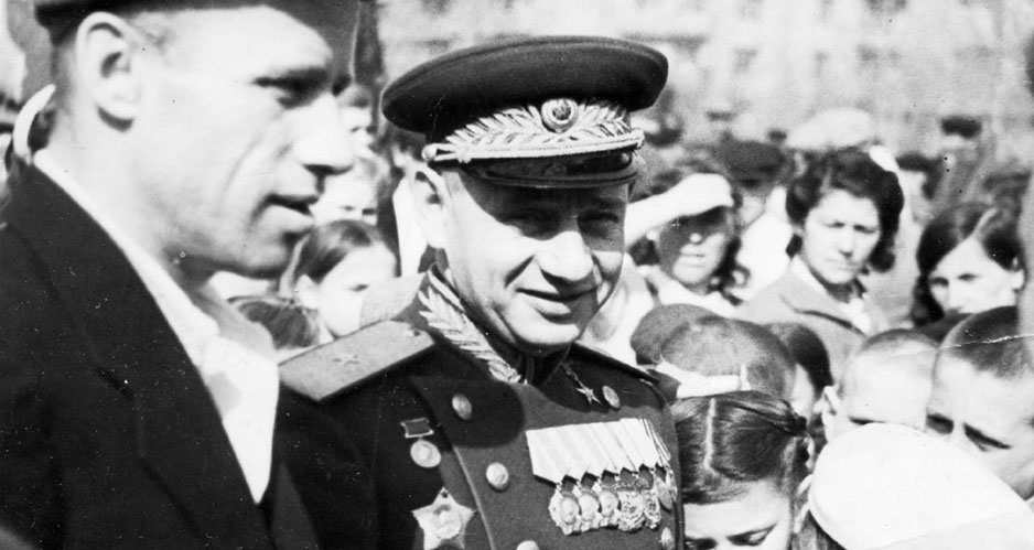 Директор зальцман. Директор зальцман. Зальцман директор танкового. Король танков зальцман. Директор зальцман.