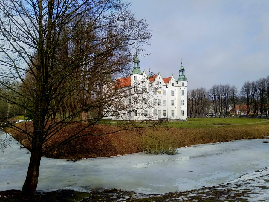 Замок Аренсбург - владения датского рабовладельца Замок Аренсбург - владения датского рабовладельца города,Дания,замок,страны