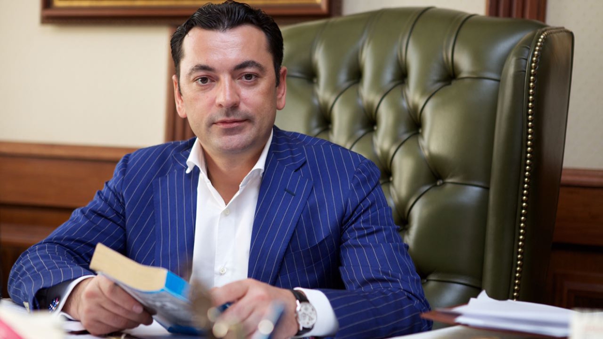 Адвокат Тындик высоко оценил шансы тренера Хохлова в суде против Facebook Адвокат Тындик высоко оценил шансы тренера Хохлова в суде против Facebook Общество