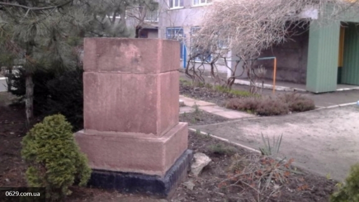 Польша готовит проект сноса более 500 советских памятников