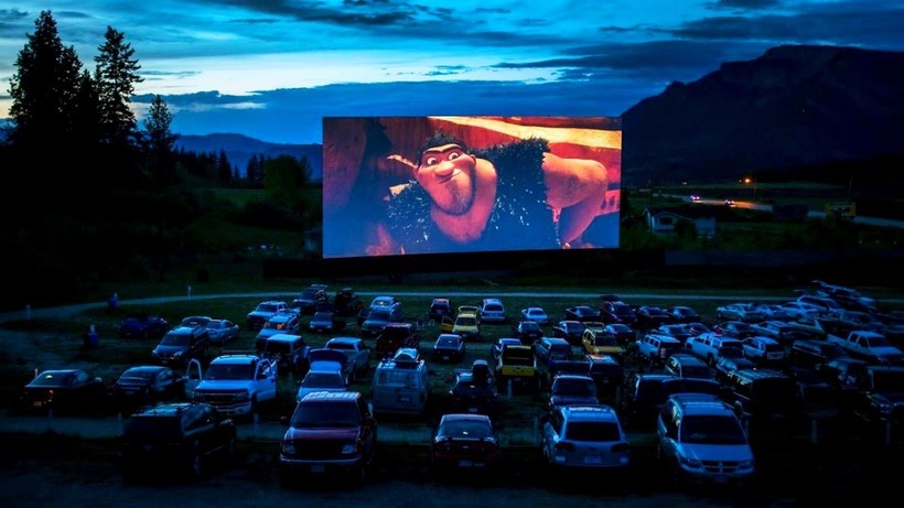 Кинотеатр в новом формате: кинопарковки приходят на смену кинозалам
