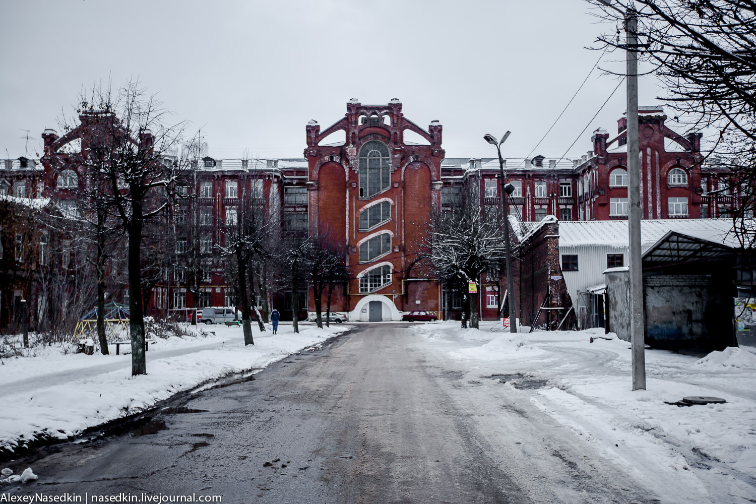 Ад русских трущоб. Так живут в XXI веке городок, Васильевич, Савва, которых, барину, Морозовых, своей, например, большие, вокруг, условиях, местом, время, могли, фабрику, вполне, буквально, величия, мануфактуру, жилого