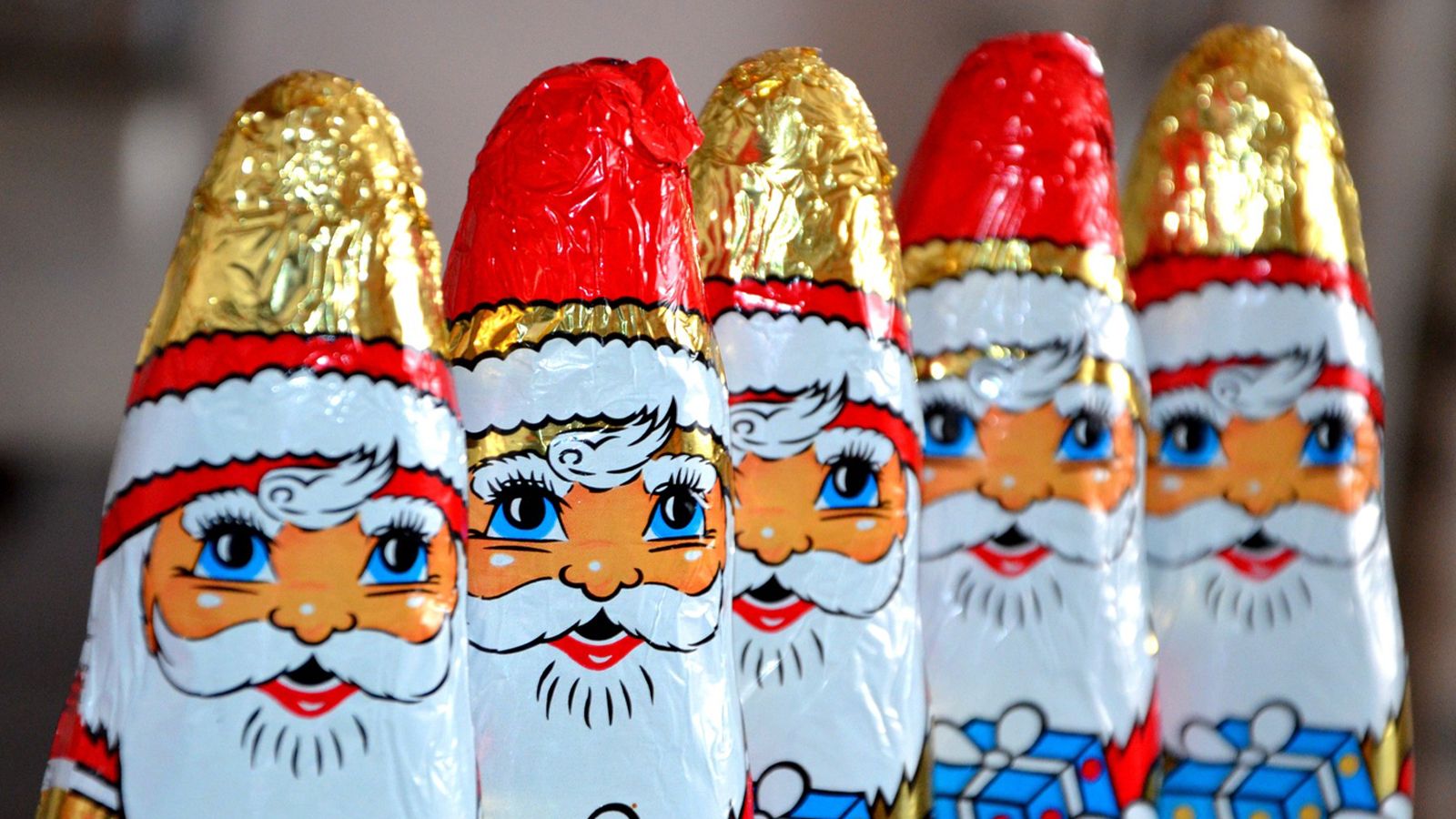 Чиновники Белгородской области решили сэкономить на новогодних подарках для детей