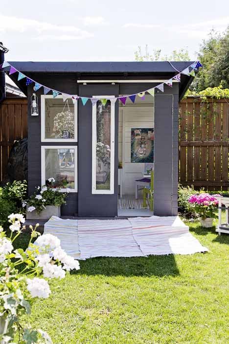 awesome-outdoor-kids-playhouses-to-build-this-summer-23