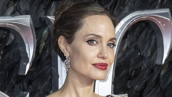 Анджелина Джоли нашла повод запретить Питту видеться с детьми