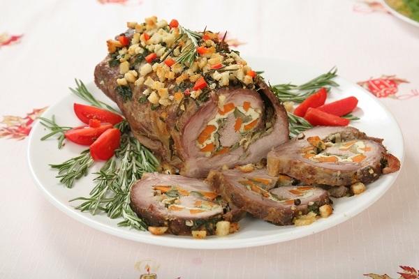 Мясной рулет под шубой/Фото: Дмитрий Позднухов/BurdaMedia