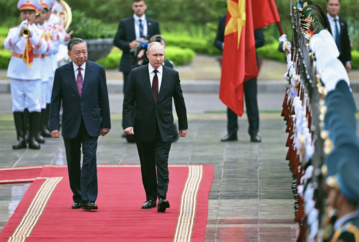 Из открытых источников в интернете. Президент Вьетнама То Лам и президент РФ Владимир Путин.