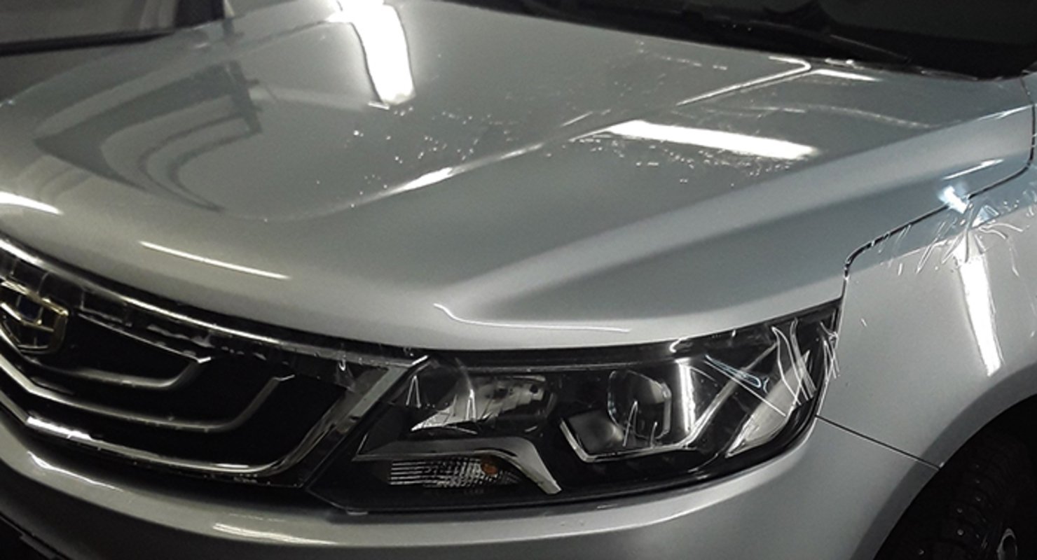 Стоит ли бронировать автомобиль пленкой?