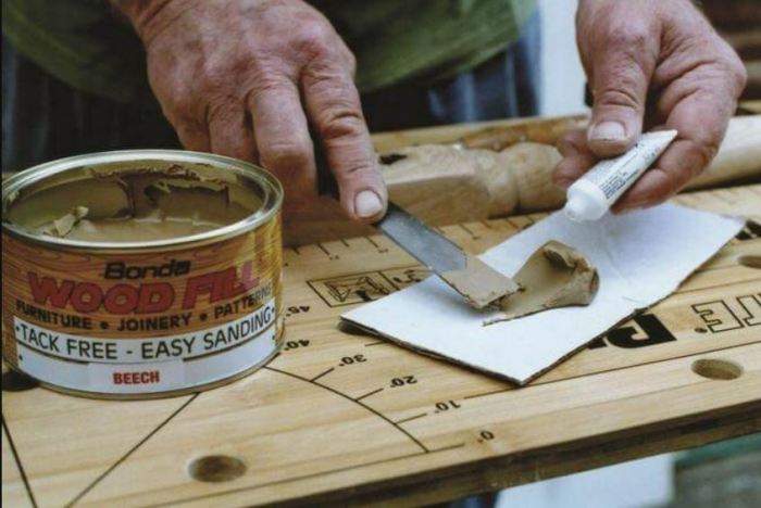 Простые способы заделать трещину в деревянном изделии
