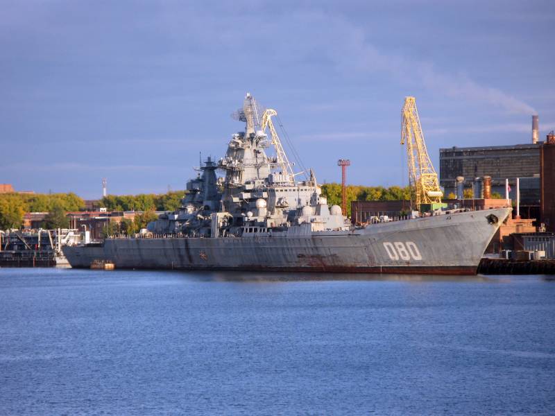 Что полезнее, «Адмирал Нахимов» или десять «Буянов»? Что полезнее, «Адмирал Нахимов» или десять «Буянов»? вмф