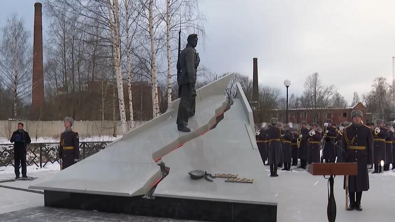 Мемориал к 100 летию кронштадтского восстания. Кронштадт памятник восстанию. Памятник участникам Кронштадтского Восстания в Кронштадте. Мемориал 100 летие Кронштадтского.