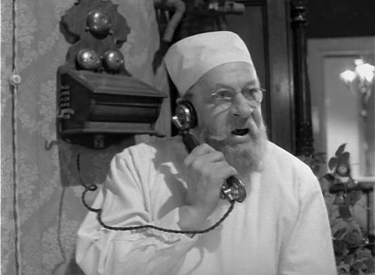 Кадр из х/ф "Собачье сердце"