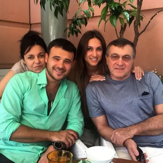 70-летний миллиардер Араз Агаларов развёлся с супругой Ириной и женился на 27-летней возлюбленной Агаларова, Crocus, Group, бизнесмен, после, Шейла, долларов, владелец, Агаларовы, более, Агаларов, компаний, группы, АгаларовыИрина, АгалароваНапомним, АгаларовыШейла, назад, детьмиЭмин, СШАИрина, живёт