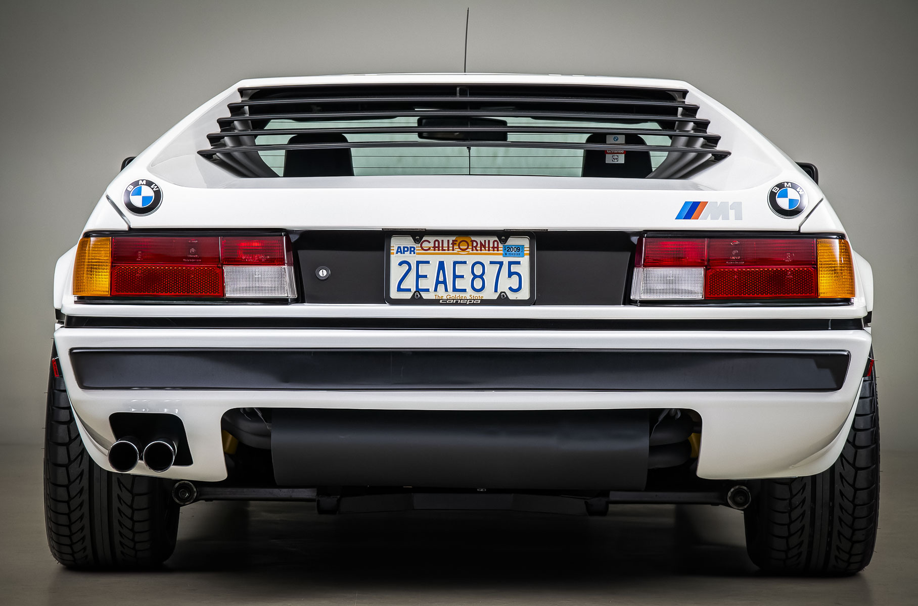 Забытый на 20 лет в гараже редчайший BMW M1 пустят с молотка Забытый на 20 лет в гараже редчайший BMW M1 пустят с молотка Новости