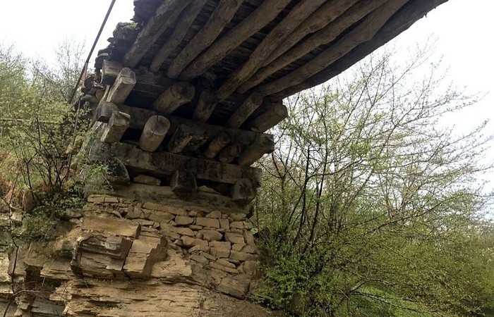 Мост возведен без единого гвоздя. |Фото: porosenka.net.
