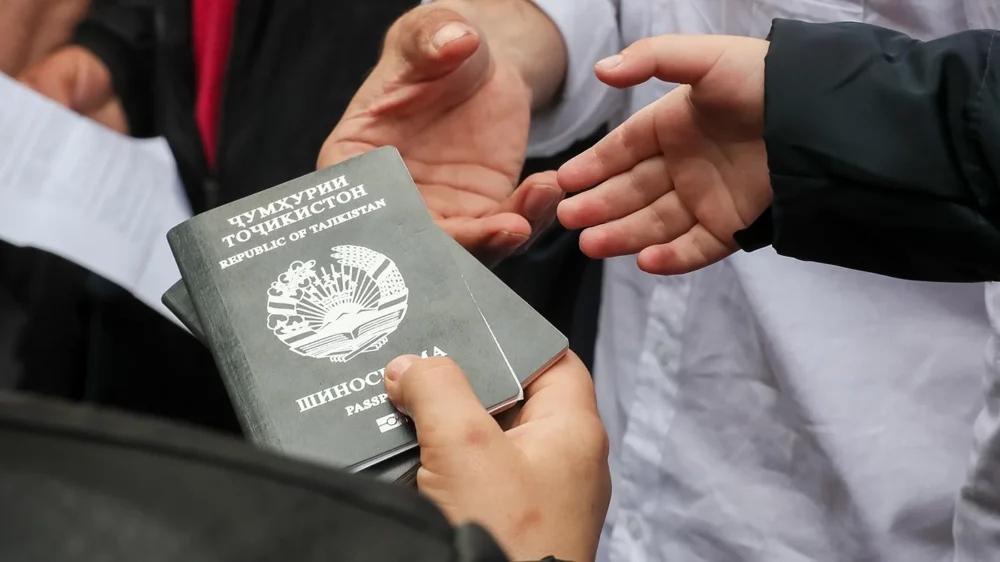 МИД Таджикистана сообщил о проблемах у своих граждан с въездом в Россию