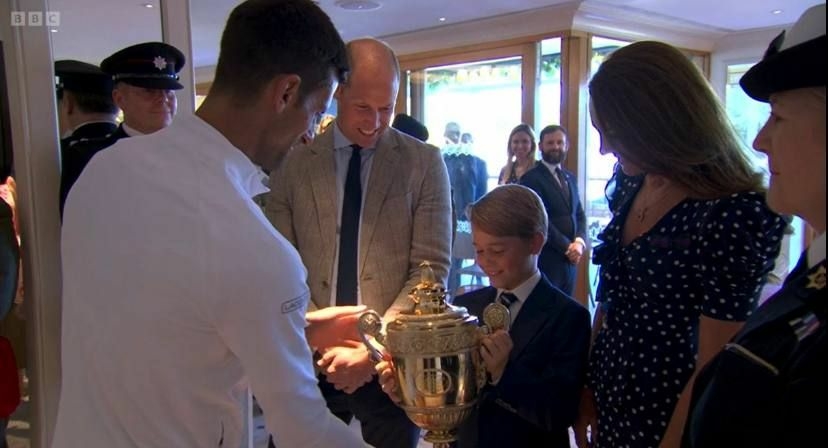 Принц Джордж в первый раз на финале Уимблдона - жара, кубок и гримасы