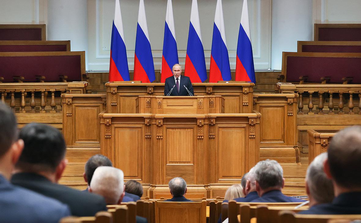 Обе палаты российского парламента должны обеспечить полную интеграцию вернувшихя регионов в состав России. Об...