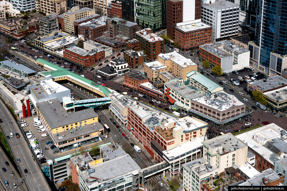 Пайк-Плейс-маркет (Pike Place Market).