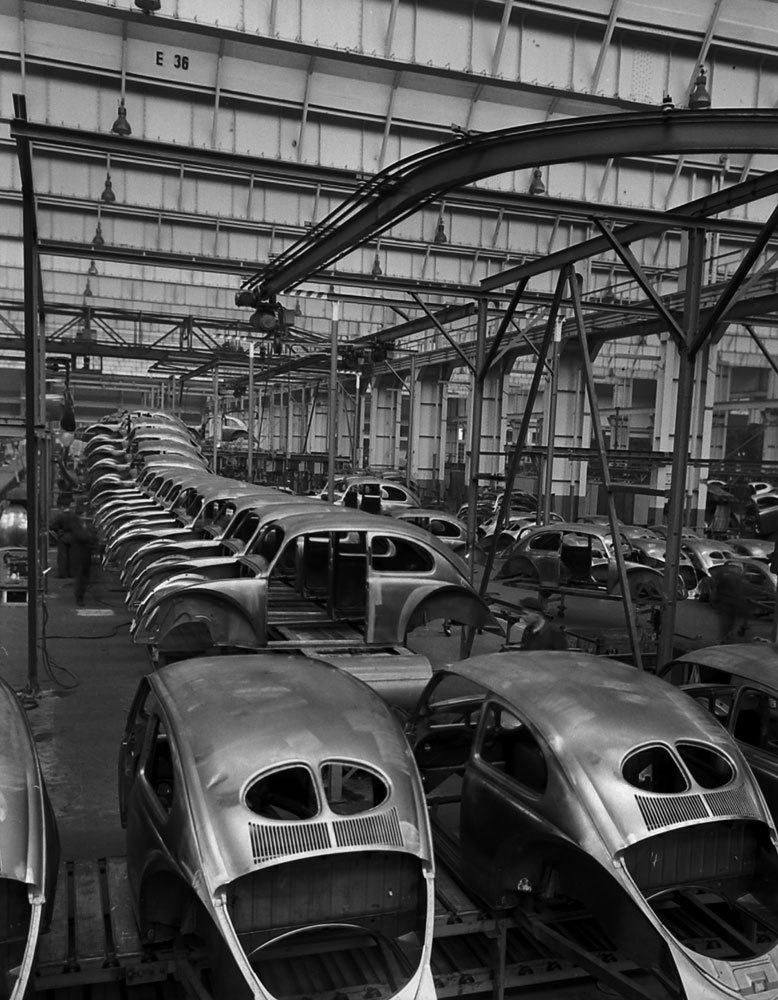 Завод Volkswagen в 1951 году volkswagen, завод, ретро фото