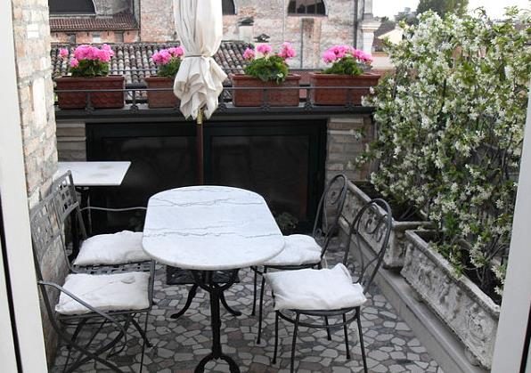 Идеи обустройства небольших балконов идеи