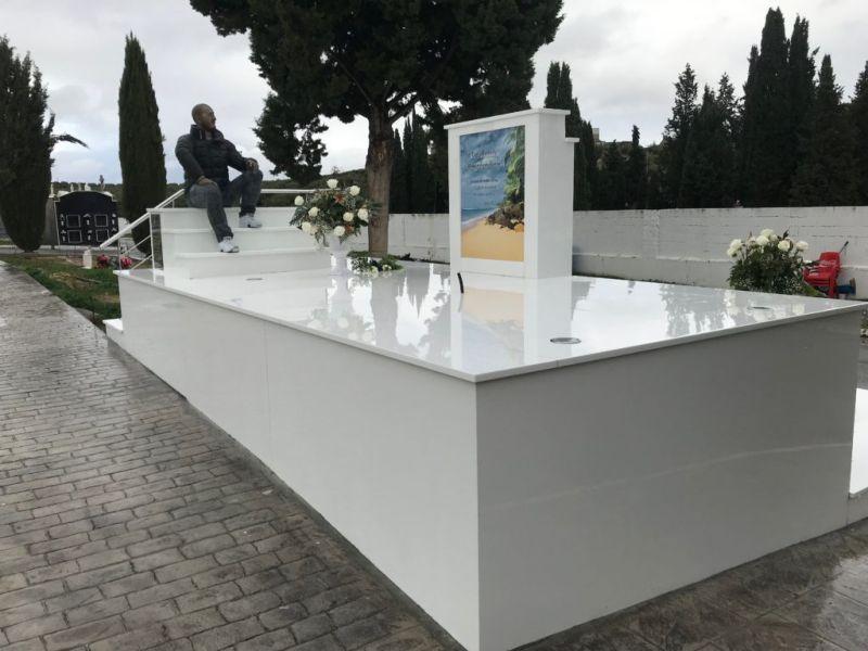 Памятник великому автоугонщику Памятник великому автоугонщику авто и мото,автоновости