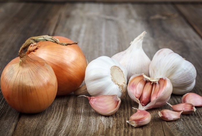 Как бороться с неприятным запахом изо рта: 11 рабочих советов 