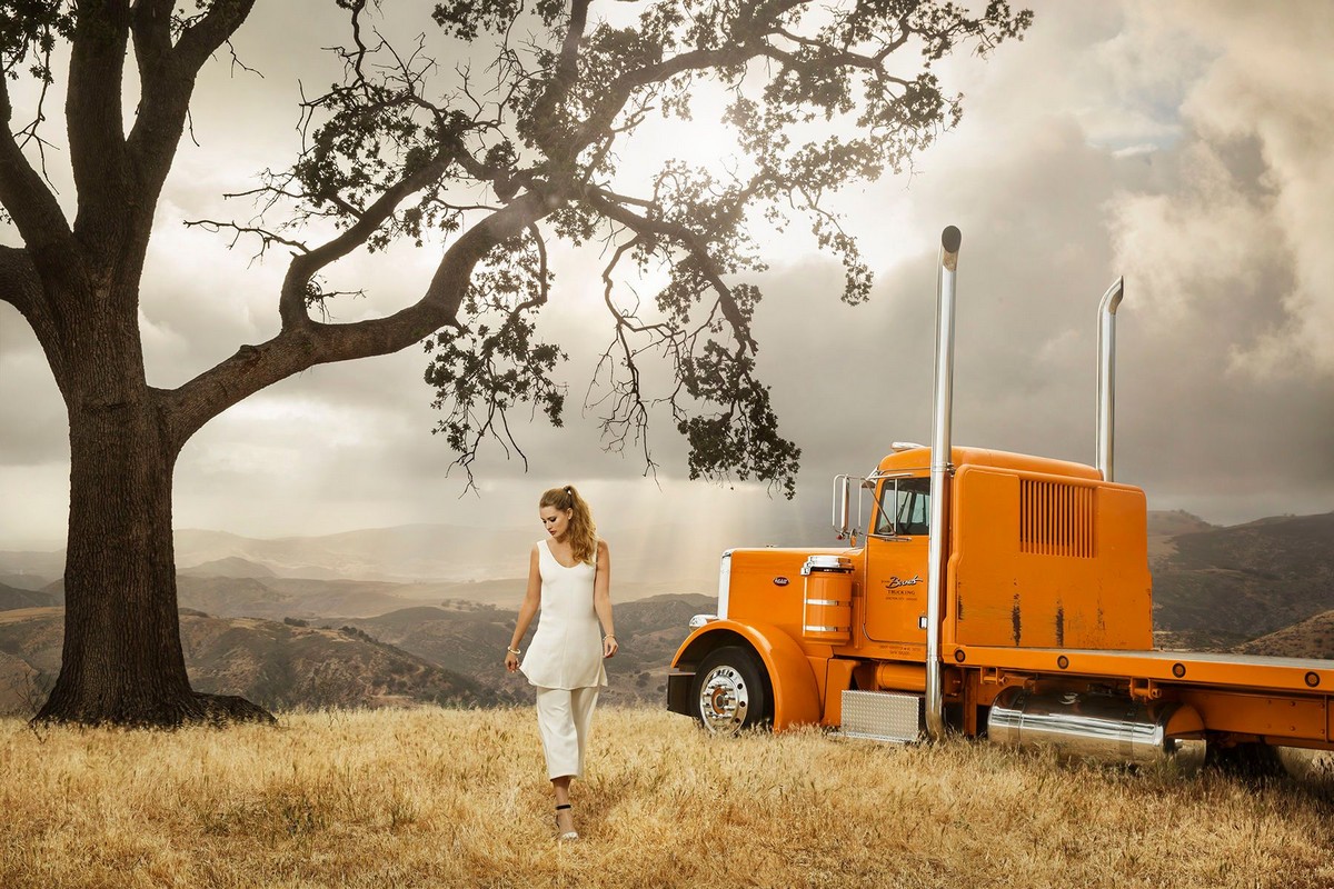 Девушки и тягачи Peterbilt Девушки и тягачи Peterbilt