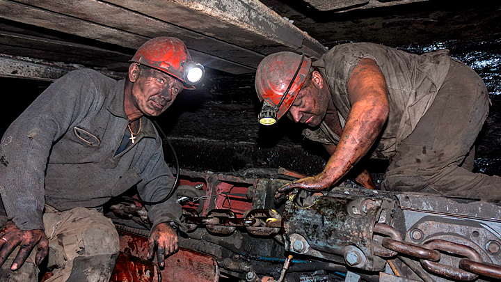 "Листвяжная" ничему не научила: Деньги в офшоры, горняки со старым оборудованием