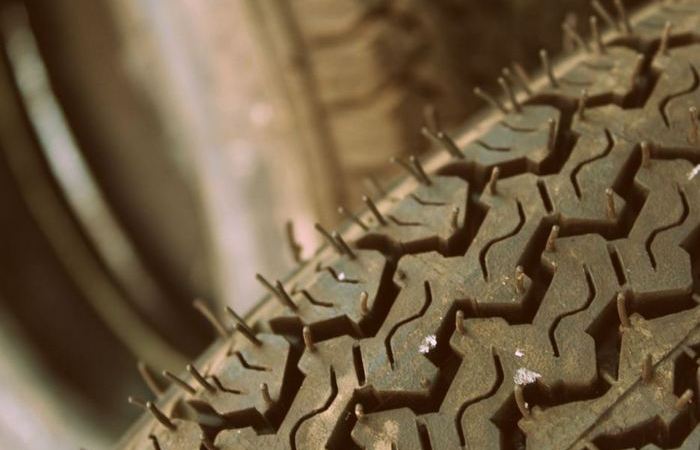 Маленькие резиновые хвостики на покрышках: для чего они нужны