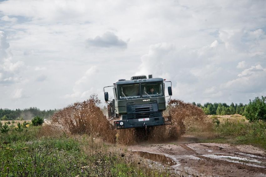 Тягачи апокалипсиса колесные, тягачи